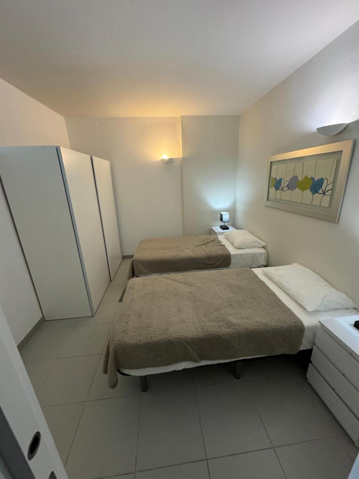 Newly Refurbished 2 Bed Appt วิลาโมรา ภายนอก รูปภาพ