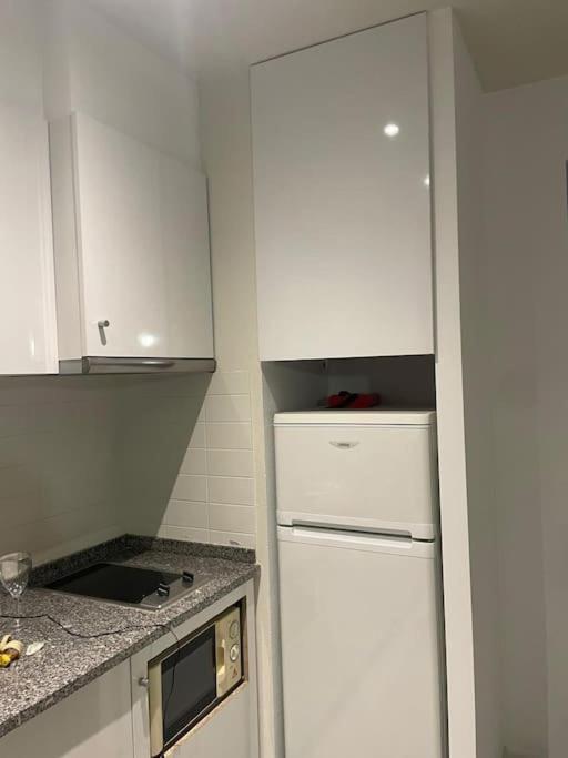 Newly Refurbished 2 Bed Appt วิลาโมรา ภายนอก รูปภาพ