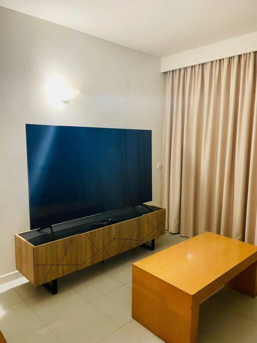 Newly Refurbished 2 Bed Appt วิลาโมรา ภายนอก รูปภาพ